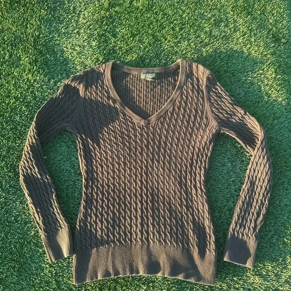 Eddie Bauer Women’s Brown Cable Knit V neck sweater Size M - Picture 1 of 4